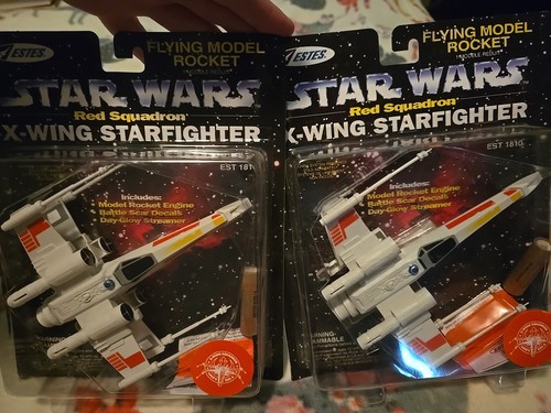 Lot two 1998 star wars - lot,